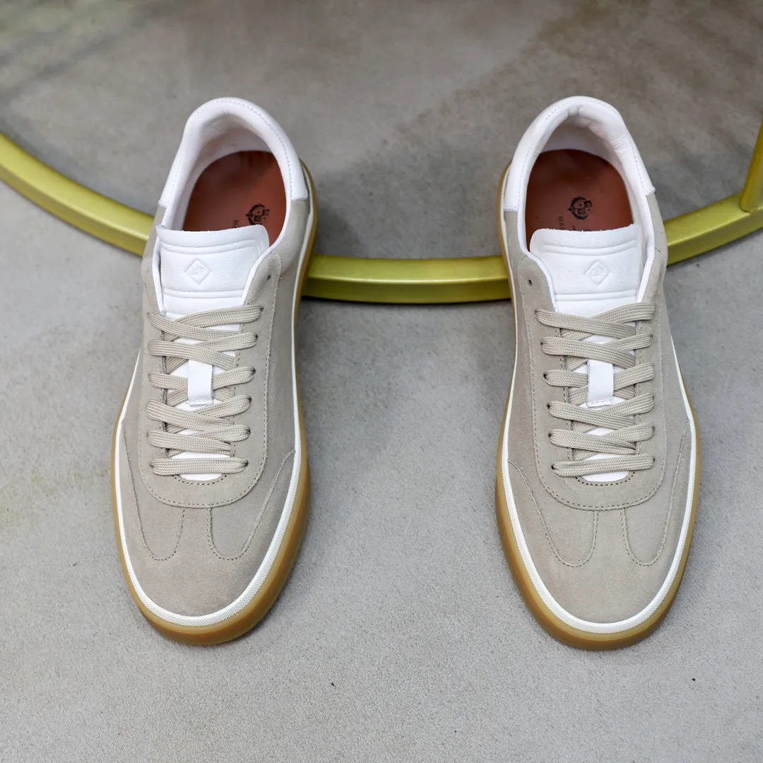 Men's Men's Shoes💰540💰••New Products•• LoroPian*_Noyo-Pianya New men's casual moral training sneakers, LP lace-up casual shoes!  Made of original imported soft cowhide and suede fabric, it highlights the sporty style. The heel is decorated with logo embossing and the original molding. The raw rubber translucent sole combined with the color welt adds a sense of modernity to the shoe. The shoe is overall refreshing and easy to match with style. It has a full cowhide lining for the feet. The original box packaging at the counter comes with wooden balls and a dust bag! Size: 38-44 (.45 customized)